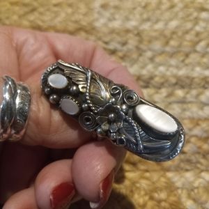 Beautiful Old Pawn Sterling Ring Shell